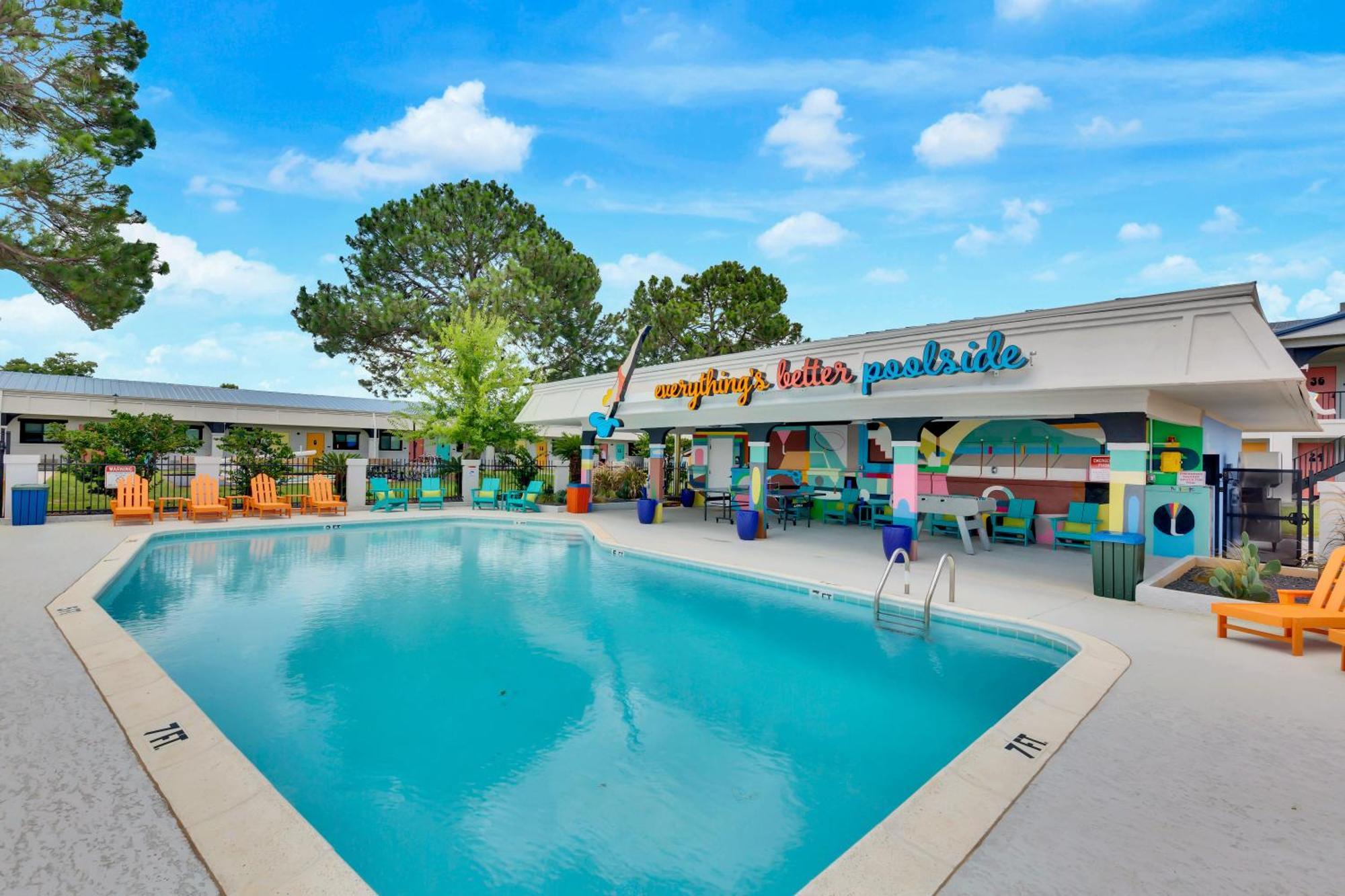 Hotel Mccoy - Art, Libations, Pool Society College Station Exterior foto